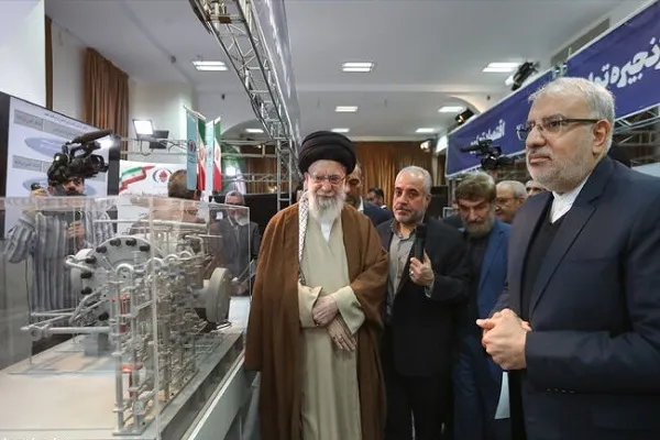 بازدید چهار ساعته رهبر انقلاب از نمایشگاه توانمندی‌های تولید داخل