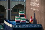 روایتی از اشک و عهد مردم در سوگ قائد امت