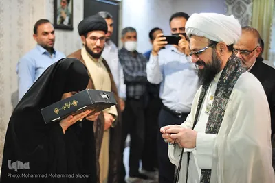 دیدار خدام رضوی با خانواده شهید مدافع حرم حسونی‌زاده