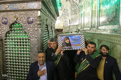 مراسم وداع با پیکر شهید معصومه کرباسی در حرم شاهچراغ