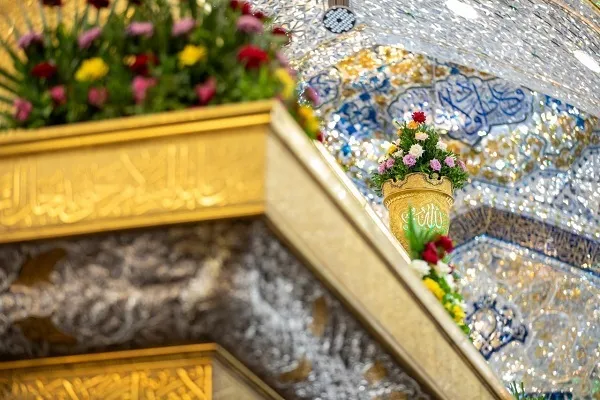 د پیغمبر اکرم ص  د زوکړې په درشل کښې د امام حسین علیه السلام حرم ښکلی کړی شو