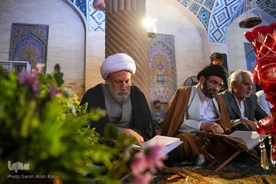 محفل قرآن کریم در مسجد نصیرالملک شیراز