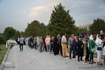 جشن انتخابات در پل خواجوی اصفهان