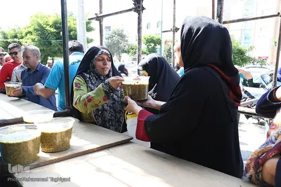 پخت و توزیع بیست تُن آش نذری درکرج