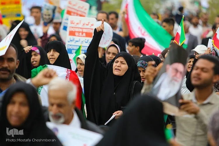 برپایی راهپیمایی محکومیت اهانت نشریه فرانسوی به مرجعیت شیعه در هرمزگان