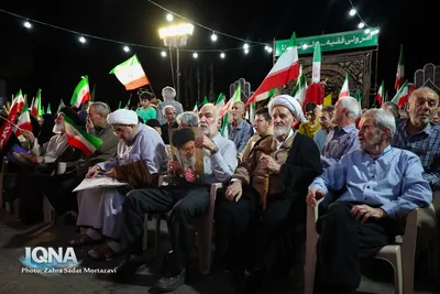 زنجیره مردمی حمایت از عفاف و حجاب در میدان شهدای اصفهان