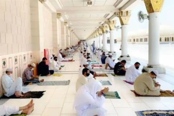 مجوز اقامه نماز بر روی پشت بام مسجدالنبی(ص) صادر شد