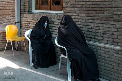 Ärzte und Pflegekräfte trauern um Imam Hussein (as.) im Freien im Krankenhaus