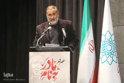 علیرضا قزوه در عصر شعر «به‌نام مادر»
