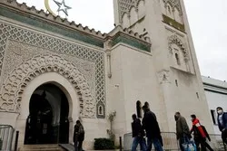 Visite surprise d'Emmanuel Macron à la Grande Mosquée de Paris