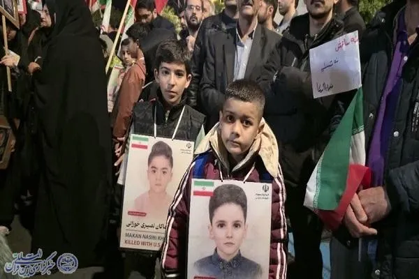 سوگواری دانش آموزان بابلسری در چهلم شهادت دانش آموزان میناب