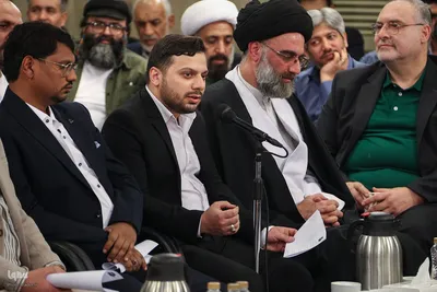 دیدار جمعی از شاعران و اهالی فرهنگ و ادب فارسی با ر هبر معظم انقلاب
