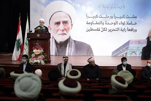 شکاف‌های ایجادشده از سوی دشمنان امت اسلامی را پر کنیم