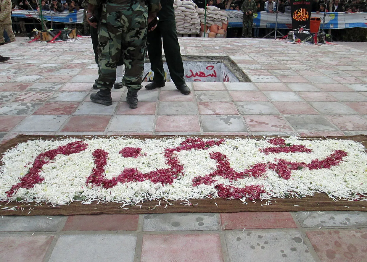 2 شهید گمنام فاطمی در پاکدشت آرام گرفتند