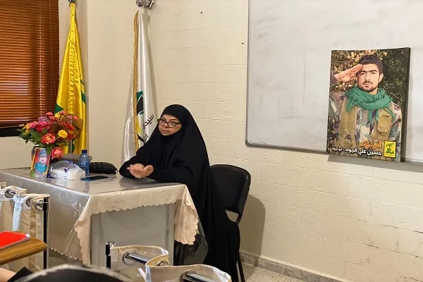 معهد الامام الصادق (ع) ينظّم لقاء مع والدة شهيد في لبنان
