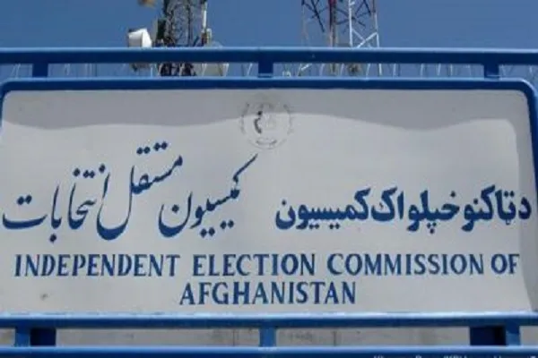 تردد دیپلمات‌های آمریکایی به دفاتر انتخاباتی افغانستان