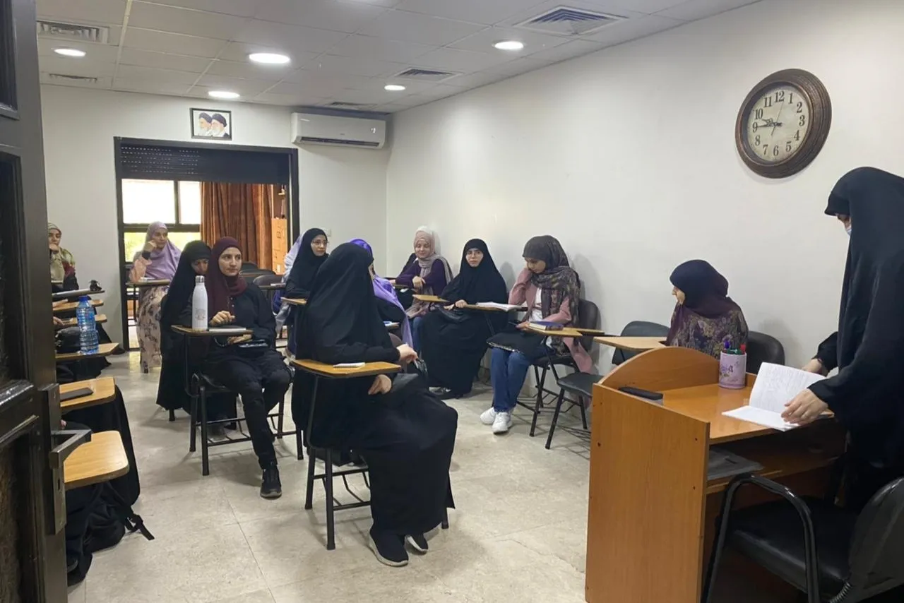 حوزة السيدة الزهراء(س) تنهي دورتها الثقافية في لبنان + بالصور