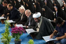مراسم جزء خوانی قرآن کریم در مصلی امام علی(ع) حرم مطهر حضرت عبدالعظیم حسنی (ع)