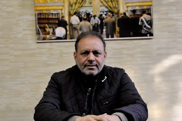 شرور را پای پیاده حرم فرستاد و با بانوی بدحجاب عکس گرفت