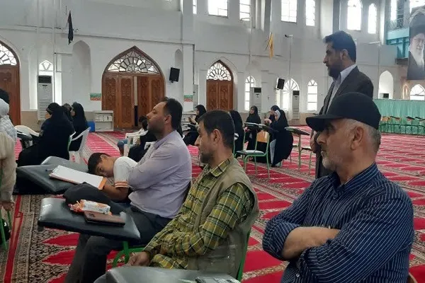 نشست امام جمعه آمل با مسئولان مواکب جشن  عید غدیر