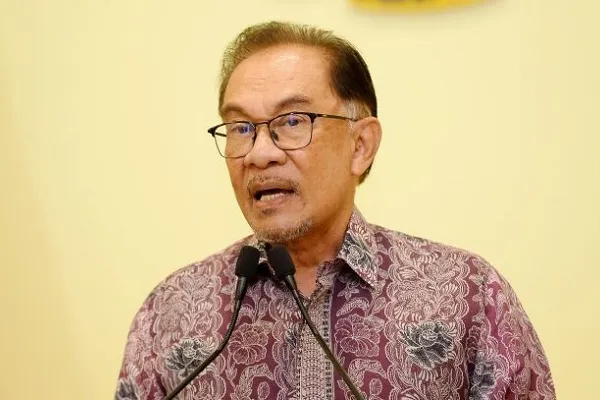 Malaysian PM Defends $2.2M Quran Distribution Plan