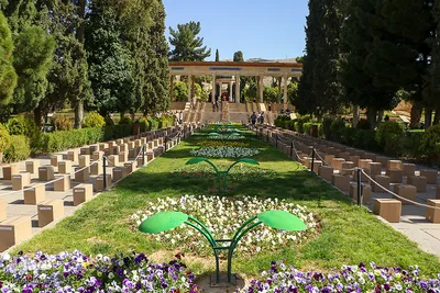 رزمایش کمک مومنانه در جوار حافظیه شیراز