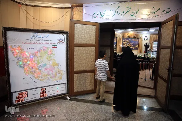 شرط ماندگاری حافظ قرآن؛ عمل به آموزه‌هاست