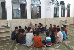 مساجد غزة تزخر بحلقات القرآن الكريم