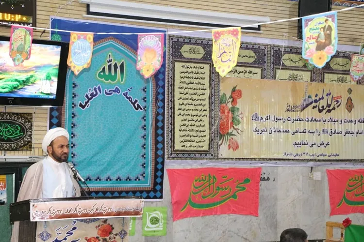 برپایی جشن ولادت ختم رسل در تیپ ۳۷ زرهی/ سربازان نمونه تجلیل شدند