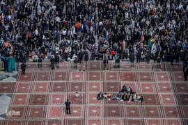 لحظه تحویل سال ۱۴۰۰ در حرم مطهر رضوی
