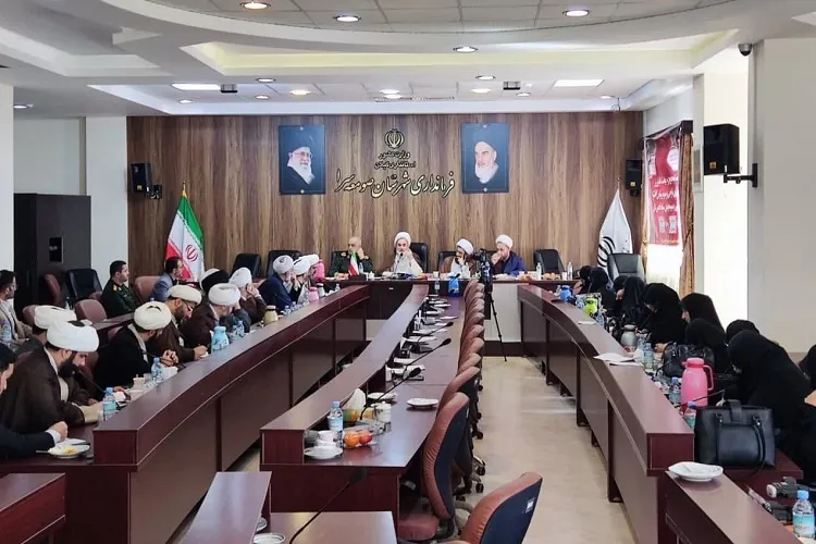 دشمنان از نقش راهبردی روحانیت در جامعه ایران بی‌اطلاع هستند