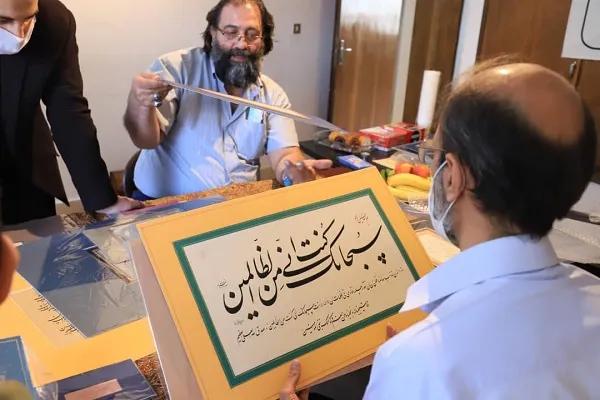 پایان مرحله داوری آثار خوشنویسی جشنواره قرآنی «نور امید» + عکس