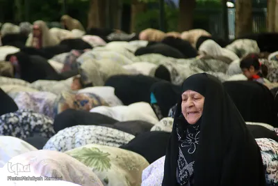 حضور اقشار مختلف بانوان در نمازروز جمعه