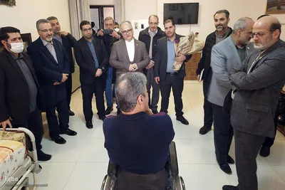 دیدار رییس جهاد دانشگاهی با جانبازان آسایشگاه ثارالله