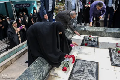آئین ادای احترام و عطر افشانی مزار شهدای گمنام دانشگاه تهران