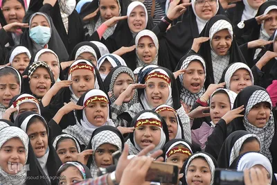 اجرای سرود «سلام فرمانده» در میدان جمهوری شهر سمنان