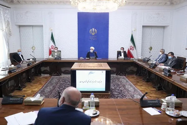 گذر از شرایط کنونی اقتصادی و کم کردن فشار بر اقشار کم‌برخوردار هدف اصلی دولت است