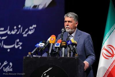 سید عباس صالحی، وزیر فرهنگ و ارشاد اسلامی در مراسم تکریم و معارفه دبیر شورای عالی انقلاب فرهنگی