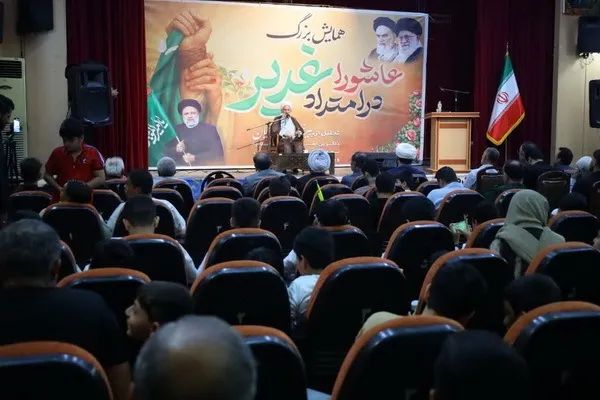 تجلیل از پیرغلامان حسینی در قائمشهر