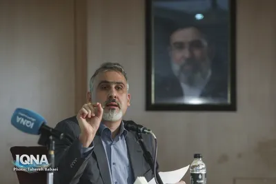 آیین رونمایی از قرآن زعفرانی کهن‌ترین نسخه کامل مورخ فارسی