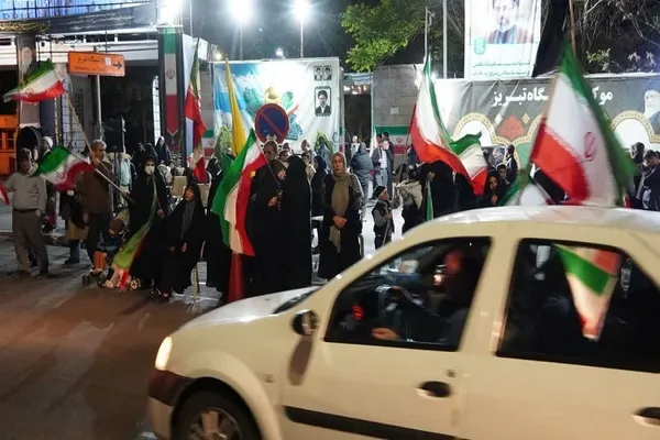 اجتماع دانشگاهیان دانشگاه تبریز در حمایت از آرمان‌های انقلاب