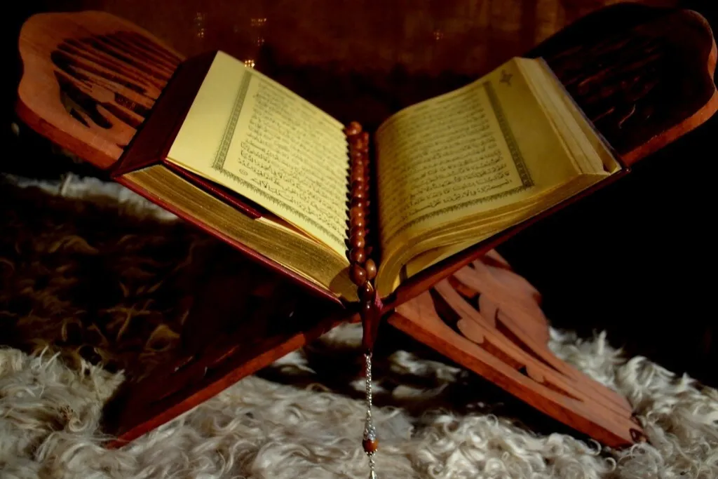 Kur’an-ı Kerim yol gösteren bir kitap