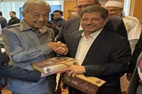 له مهاتیر سره؛ د هغه په سل کلنۍ کې