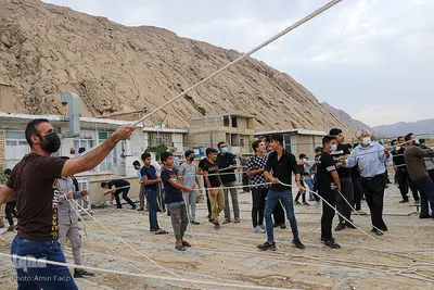 آیین سنتی برپایی خیمه‌های عاشورایی زرقان‎‎