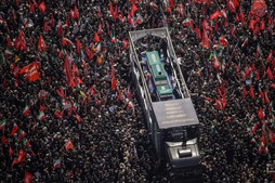 Reuters: İran, şehit liderin cenaze törenini bir ‘halk gücü gösterisi’ne dönüştürdü