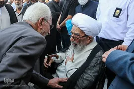 مراسم خاکسپاری مرحوم احمد مهدوی دامغانی در حرم مطهر رضوی