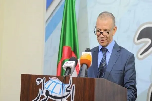 مرشح إسلامي لرئاسة الجزائر ينتقد القرارات التي أصدرها 