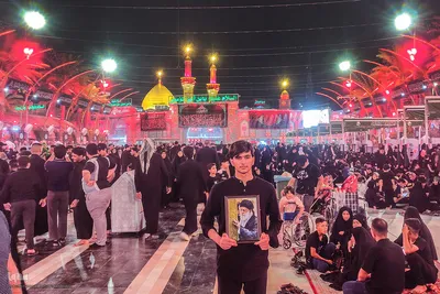بین الحرمین در انتظار پیکر مطهر رهبر شهید