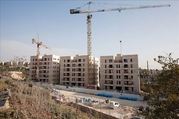 Yahudi yerleşimciler Batı Şeria'da ele geçirdikleri alanda inşaata başladı