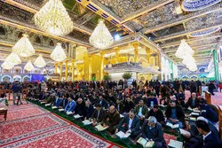 Koranische Rezitationen in der Grabstätte von Abu Fadl al Abbas (Friede sei mit ihm)